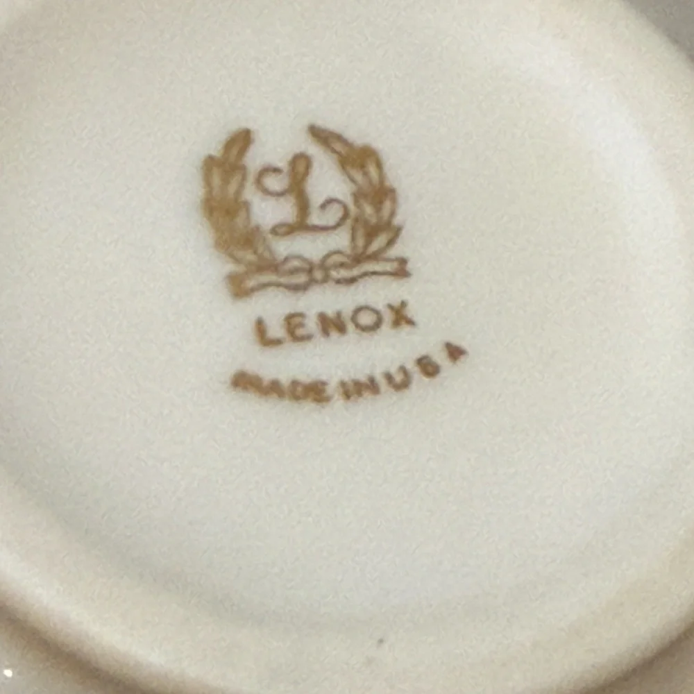 Vintage‎ MCM Lenox Sweetbriar Cream Ribbed Bud Vase 24K Gold Trim Made in USA
